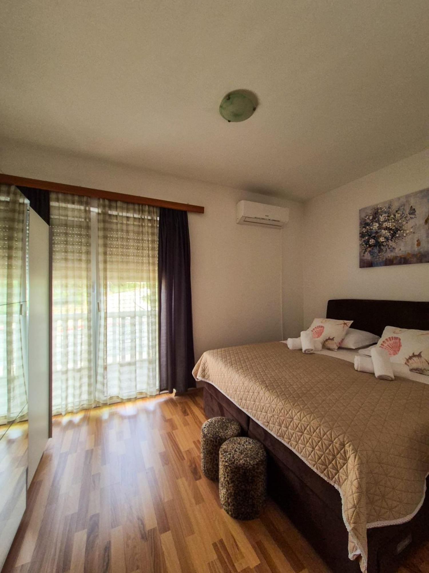 Apartments And Pansion M&R Turanj Ngoại thất bức ảnh