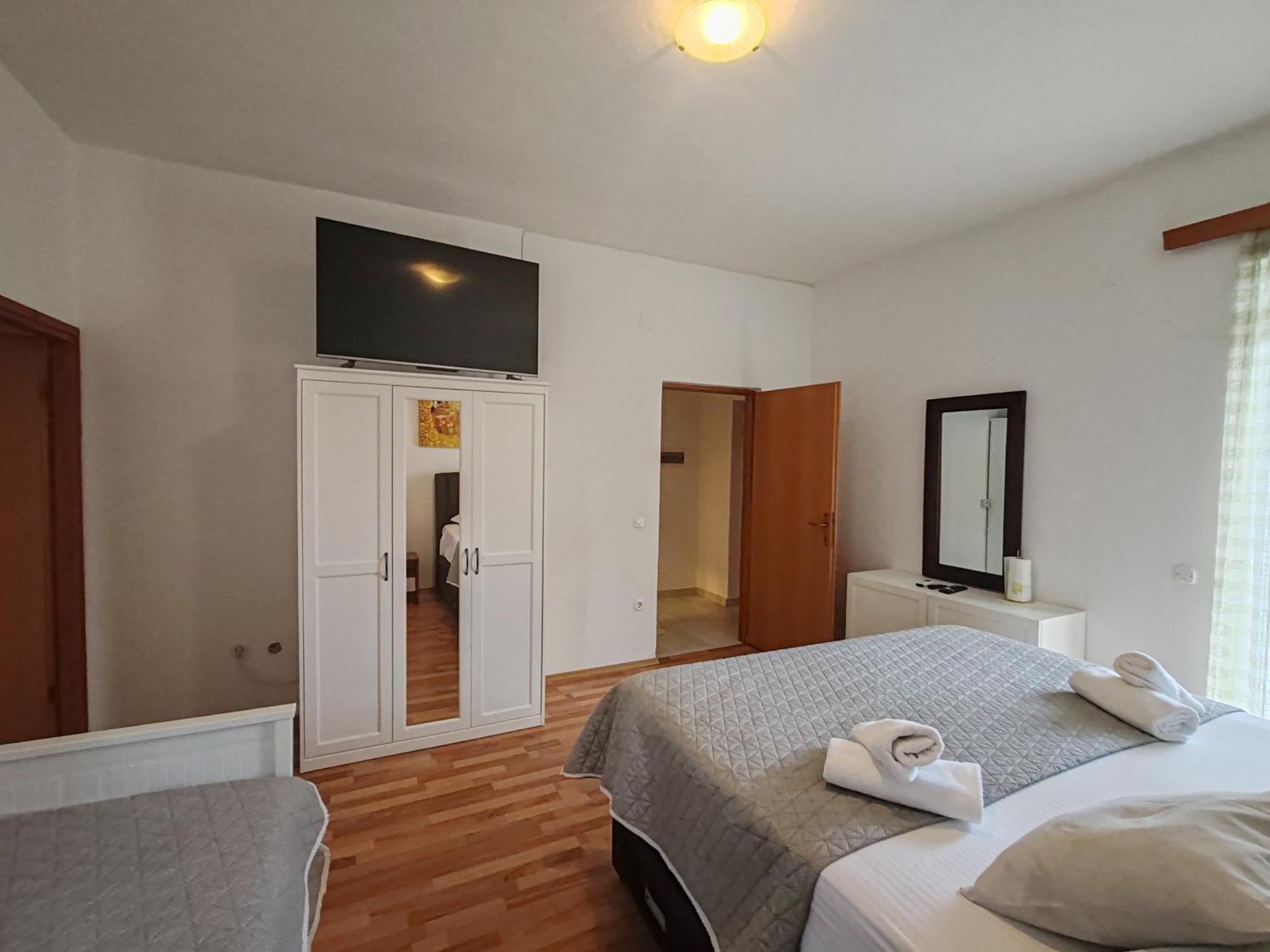 Apartments And Pansion M&R Turanj Ngoại thất bức ảnh